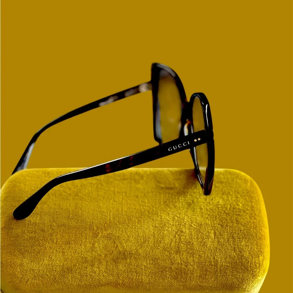 GUCCI Brown Gradient Turquoise-002 Butterfly Ladies Sunglasses | OS | Preowned - Picture 14 of 15